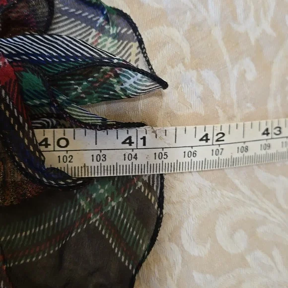 Lauren Ralph Lauren Ruffled Holiday Plaid Oblong Scarf Silk NWT - Picture 10 of 11